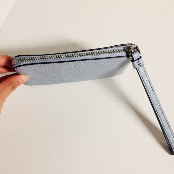 New Coach pale blue luxury Wristlet wallet - Picture 4 of 6
